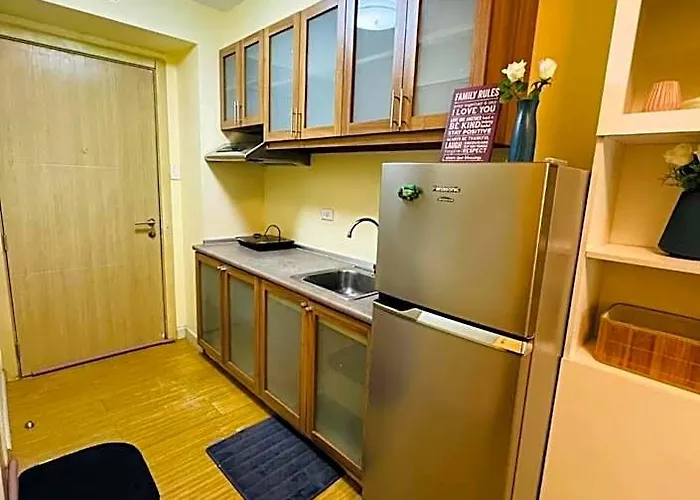 Taguig 1 Bedroom With Balcony Near Bgc ホテル